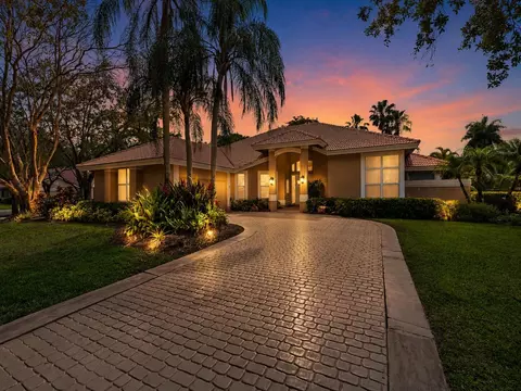 1207 Manor Dr S, Weston, FL 33326