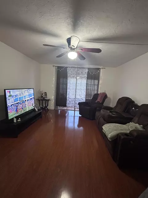 7300 NW 17th St #121, Plantation, FL 33313