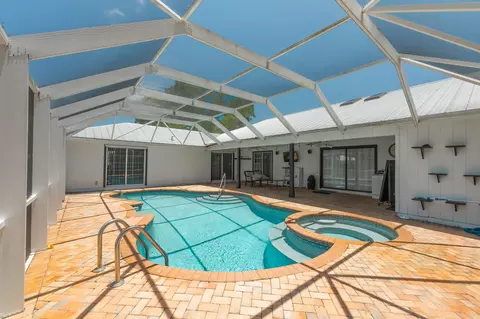1616 SW 20th St SW, Vero Beach, FL 32962