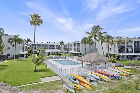 1300 Seaway Dr #7, Fort Pierce, FL 34949