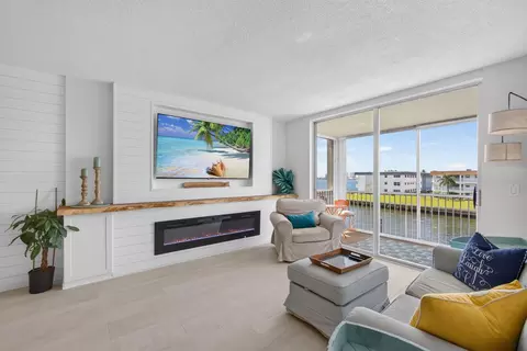 100 Paradise Harbour Blvd #307, North Palm Beach, FL 33408