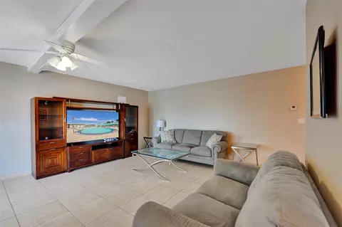 1300 N 12th Ct #7B, Hollywood, FL 33019
