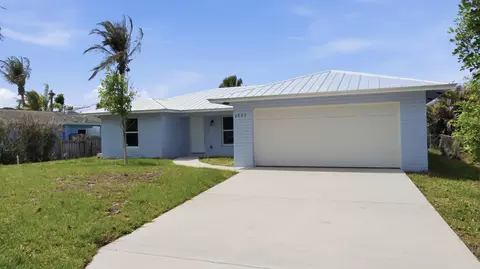 Exterior - 2805 SE Carroll St, Stuart, FL 34997 photo 3 of 3