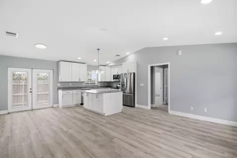Living - 2805 SE Carroll St, Stuart, FL 34997 photo 1 of 2