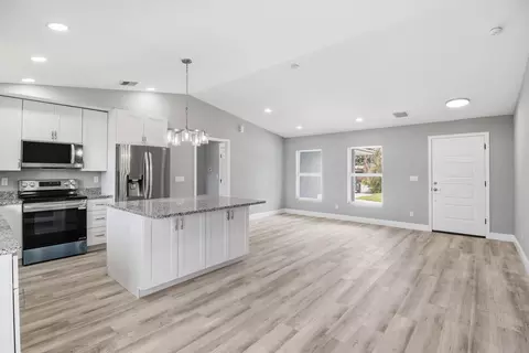 Living - 2805 SE Carroll St, Stuart, FL 34997 photo 2 of 2