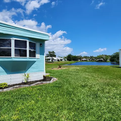 17 Rio Verde Way, Port Saint Lucie, FL 34952