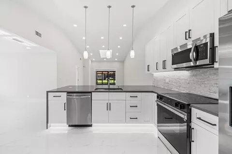 6371 Kings Gate Cir, Delray Beach, FL 33484