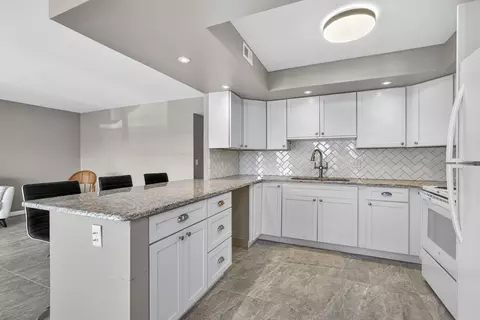 105 Greenbrier C, West Palm Beach, FL 33417