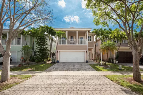 381 NE 35th Ter, Homestead, FL 33033