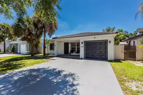 9058 NW 192nd Ter, Miami Lakes, FL 33018