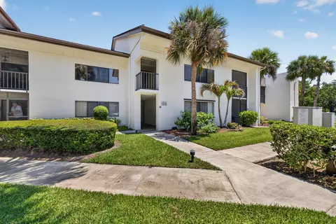 3500 Twin Lakes Ter #202, Fort Pierce, FL 34951
