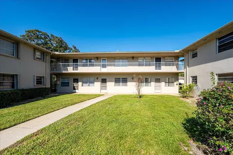 28 Lake Vista Trl #105, Port Saint Lucie, FL 34952