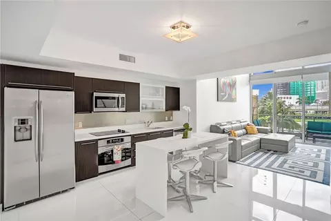 90 SW 3rd St #TH300B, Miami, FL 33130