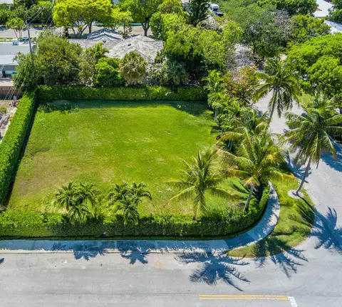 8001 Arlington Pl, West Palm Beach, FL 33405