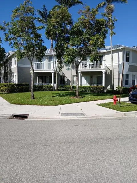 1016 Shoma Dr, Royal Palm Beach, FL 33414