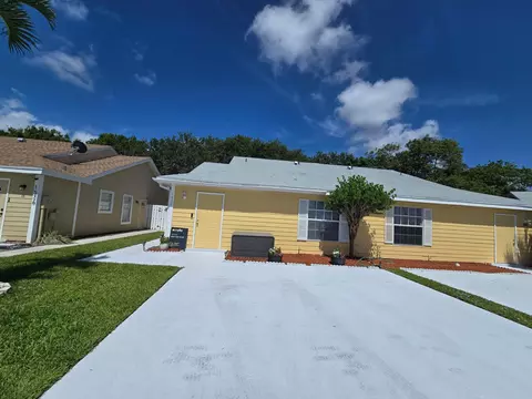 1530 Royal Forest Ct, West Palm Beach, FL 33406