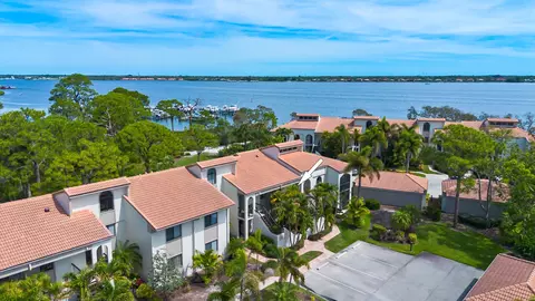 2516 NW Seagrass Dr #8B, Palm City, FL 34990