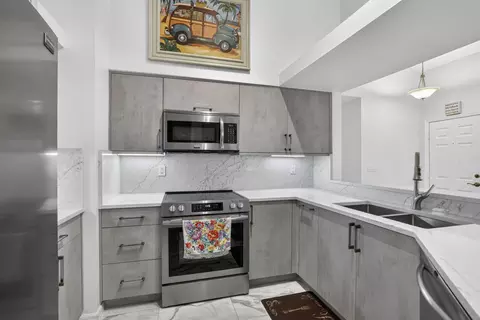 2097 Bonisle Cir, Riviera Beach, FL 33418