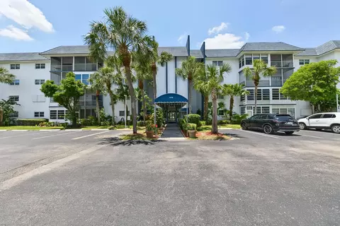 4770 NW 21st St #412, Lauderhill, FL 33313