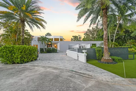 10561 SE Le Parc, Tequesta, FL 33469