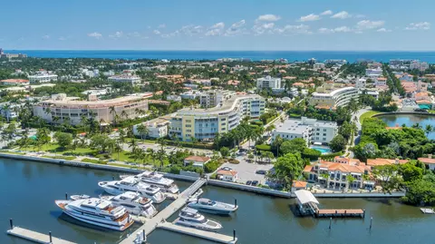 389 S Lake Dr #PHB, Palm Beach, FL 33480