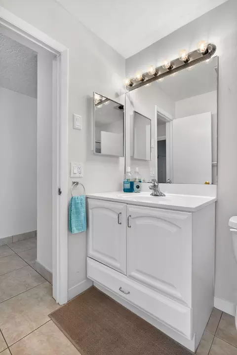 Bath - 3121 E Golf Blvd, Pompano Beach, FL 33064 photo 3 of 7
