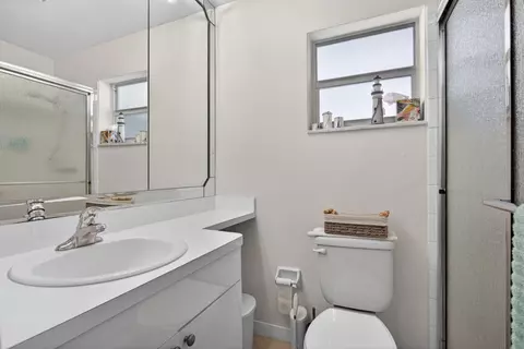 Bath - 3121 E Golf Blvd, Pompano Beach, FL 33064 photo 4 of 7