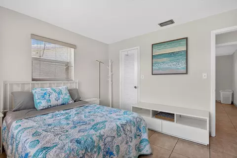 Bedroom - 3121 E Golf Blvd, Pompano Beach, FL 33064 photo 2 of 4