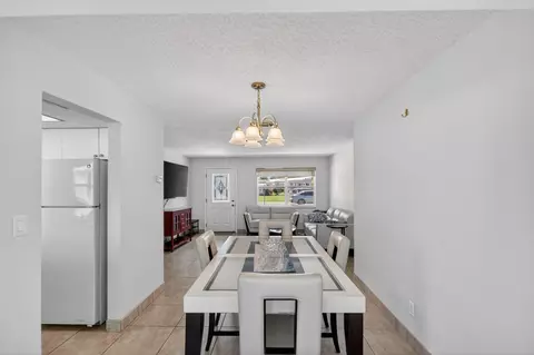 Dining - 3121 E Golf Blvd, Pompano Beach, FL 33064 photo 3 of 5