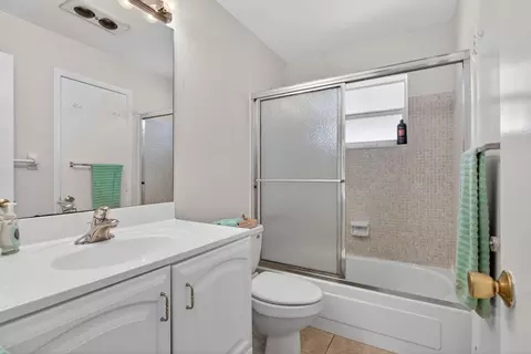 Bath - 3121 E Golf Blvd, Pompano Beach, FL 33064 photo 1 of 7