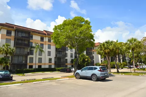 5570 NW 44th St #318A, Lauderhill, FL 33319