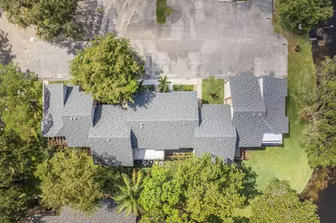 32 Wimbledon Lk #221, Plantation, FL 33324
