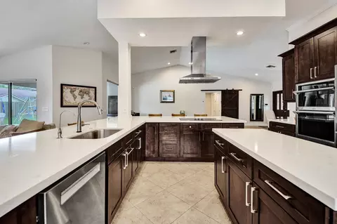 10050 NW 14th St, Plantation, FL 33322