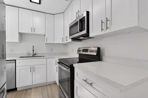 3930 Crystal Lake Dr #209, Pompano Beach, FL 33064