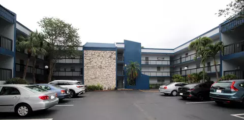 3090 Holiday Springs Blvd #106, Margate, FL 33063