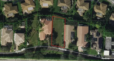 437 Pine Tree Ct, Atlantis, FL 33462