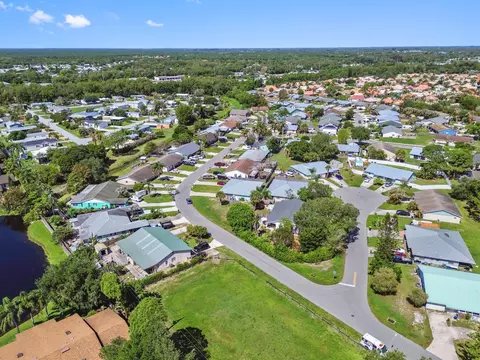 View/Area - 4548 SE Salvatori Rd, Stuart, FL 34997 photo 5 of 6