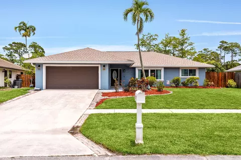 986 Cherry Ln, Wellington, FL 33414