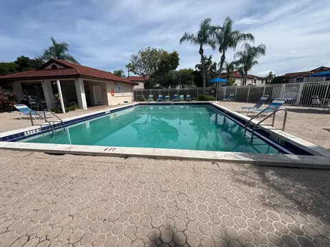 11201 SW 13th St, Pembroke Pines, FL 33025