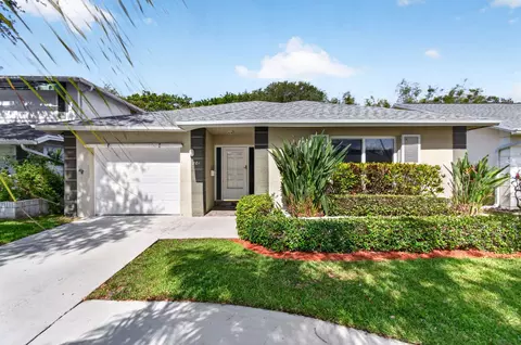 201 Del Rio Blvd, Boca Raton, FL 33432