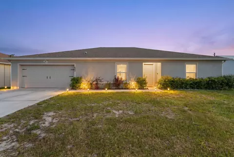 692 SW Hamberland Ave, Port Saint Lucie, FL 34953