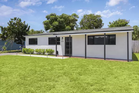 9291 Bloomfield Dr, Palm Beach Gardens, FL 33410