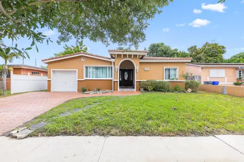 321 N 72nd Ter, Hollywood, FL 33024
