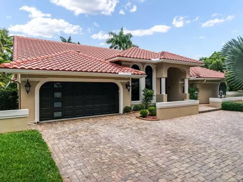 10810 Santa Rosa Dr, Boca Raton, FL 33498