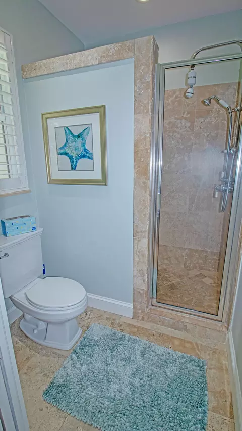 Bath - 5592 SE Reef Way, Stuart, FL 34997 photo 8 of 8