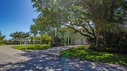 Exterior - 5592 SE Reef Way, Stuart, FL 34997 photo 5 of 10