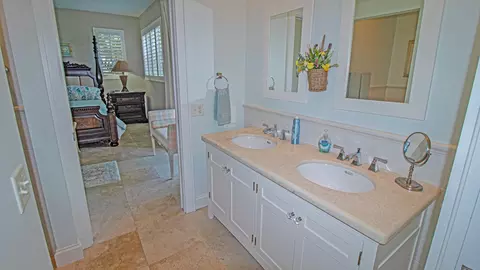 Bath - 5592 SE Reef Way, Stuart, FL 34997 photo 2 of 8