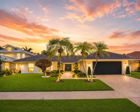 5854 Pinebrook Dr, Boca Raton, FL 33433