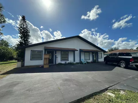 1530 E 12th St, Lehigh Acres, FL 33972
