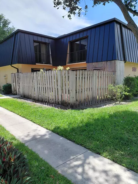 2403 S Waterside Dr #2403, Lake Worth, FL 33461